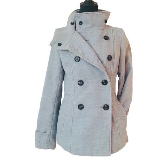 H&M ~ Classic Long Sleeve Gray Peacoat w/Turn Up Collar and Bold Black Buttons - Picture 1 of 11
